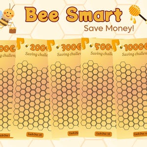 Pode incluir: Uma coleção de cinco gráficos de desafio de poupança amarelos e laranja com padrões de favo de mel. Os gráficos são rotulados com valores de 100€ a 1000€, e o texto "Bee Smart Save Money!" está no topo, com ilustrações de abelhas e mel.