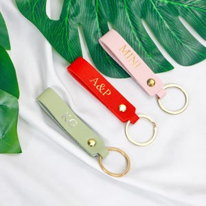Custom Leather Keyring with Initials – Personalised Keychain – Handmade Key Fob Gift for Men & Women – UK Crafted