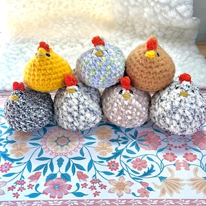 Handmade Small Crochet Chicken Toy – Mini Farm Animal Plush – Amigurumi Chicken – Cute Barnyard Buddy – Farmhouse Decor – Chicken Gift