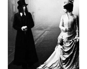 Dracula - A Love Tale Portrait Matte Horizontal Poster | Vintage Black and White Wall Art