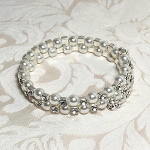 Vintage Rhinestone Faux Pearl Bracelet: Silver Tone Diamond Style Wrap