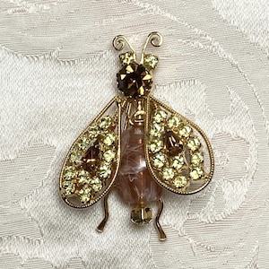 Vintage Trembler Bee Brooch | 1950s Gold Tone Insect Pin with Moving Wings | Brown & Yellow Rhinestones | Fly Filigree Brooch