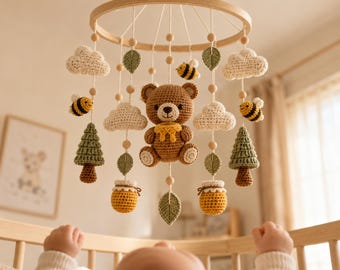 Móvil de ganchillo con ositos de miel para bebé, decoración infantil con temática de bosque, abejas, nubes y árboles (caja de música opcional) / G02D