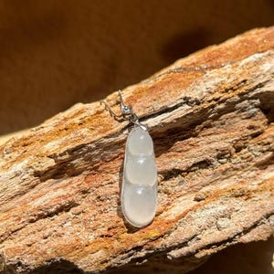 ICY  Peapod Jade Pendant Highly Translucent Authentic Grade A Jadeite (Burmese Jade)