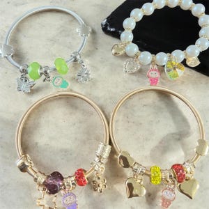 Rare Labubu  Crackle Bead Bracelet with Enamel Labubu Charm – Handmade Stretch Bracelet, Cute Jewelry Gift Labubu bracelet
