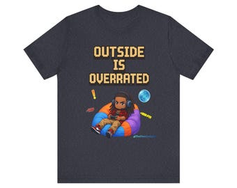 Maglietta Outside Is Overrated / Personaggio Gamer Bean Bag, testo in pixel retrò