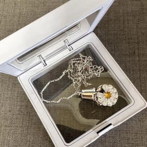 GDragon Inspired Daisy necklace, GDragon Daisy illustration necklace, kpop style Inspired Jewelry