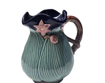 Vintage blauwgroene kleine Lilly Majolica-kan van J Wilfred Charles Sade