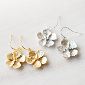 Cherry Blossom Flower Dangle Earrings Available in Gold and Silver, Birthday Gift for Daughter, Flower Girl Gift, Anniversary Gift for wife