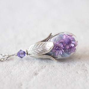 Purple Flowers Terrarium Necklace, Amethyst Crystal Real Preserved Purple Flower Glass Bottle Necklace, Botanical Jewelry, Gift for Women