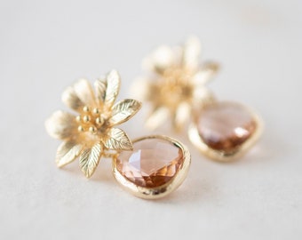 Gold Flower Stud Post Earrings with Peach Champagne Glass Stones, Birthday Gift Anniversary Gift for Her, Peach Wedding Bridesmaid Gift