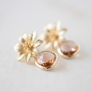 Gold Flower Stud Post Earrings with Peach Champagne Glass Stones, Birthday Gift Anniversary Gift for Her, Peach Wedding Bridesmaid Gift