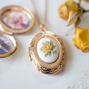 Yellow Rose Locket Necklace, Gold Oval Locket with Personalized Photo, Gift for Mom Grandma Girlfriend Daughter Aunt, mother' day Gift