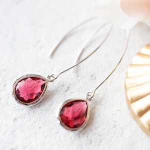 Rubin Ohrringe in Silber, Fuchsia Ohrringe, Juli Birthstone Schmuck, Geburtstagsgeschenk für sie, Silber Lange Ohrringe, Hot Pink Ohrringe