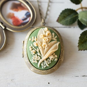 Lily of The Valley Necklace, Sage Green Ivory Flower Cameo Pendant Necklace, Personalized Photo Locket, Gift for Women Mom Wife girlfriend
