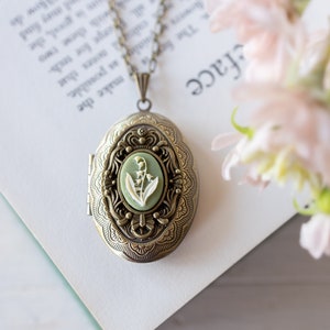 Lily of The Valley Photo Locket Necklace, Personalized Locket with Photo, May Birth Flower Cameo Locket, Gift for Mom Daughter Wife Sister