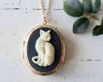 Personalized Cat Cameo Gold Locket Necklace with Photo, Cat Jewelry, White Cat Black Cameo Necklace, Gift for Cat Lover Cat Owner Daughter