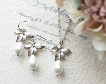 White Pearl Earrings, Pearl Necklace Earrings Set, Silver Flower Earrings,  Bridal Jewelry Set, Bridesmaid Jewelry, Silver Wedding Jewelry