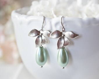 Light Green Pearl Earrings, Soft Green Pearl Earrings, Sage Green Pearl Earrings, Teardrop Green Pearl Earrings, Silver Flower Earrings