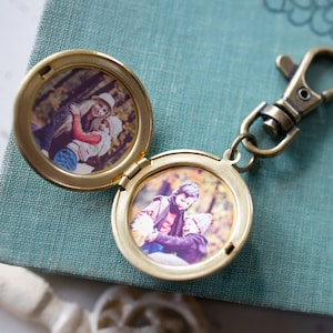Photo Locket Key Chain for Men, Keychain, Gold Brass Locket Key Ring, Personalized Gift for Dad Husband Father Boyfriend Son Brother