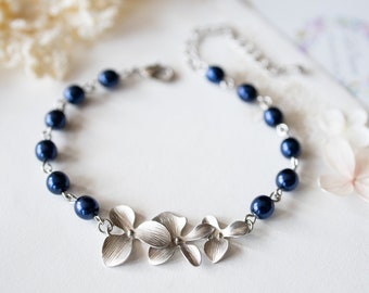 Navy Blue Pearl Bracelet, Silver Flowers Bracelet, Adjustable Bracelet, Navy Blue Wedding Jewelry, Bridesmaid Gift, Gift for Mom Wife Sister