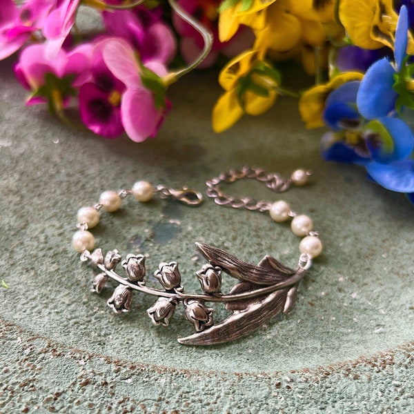 Lily of the Valley Bracelet, Antiqued Silver Flower Cream White Pearls Bracelet, Vintage Wedding Bridal Bracelet, lily of the valley jewelry