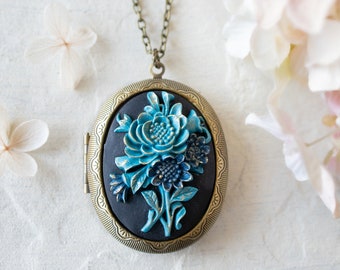 Personalized Photo Locket Necklace, Blue Flower Cameo Oval Photo Locket Necklace, Antique Vintage Style Jewelry, Gift for Mom Daughter Wife