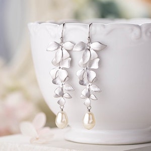 Bridal Earrings,  Silver Orchid Flowers Cream Teardrop Pearls Earrings, Silver Wedding Earrings, Bridal Pearl Earrings, Bridesmaid Earrings