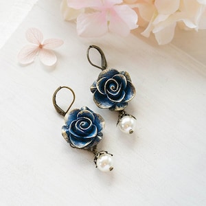 Navy Blue Rose Earrings with Cream White Pearl, Gold Navy Blue Wedding Bridal Earrings, Bridesmaid gift, Gift for mom wife sister daughter