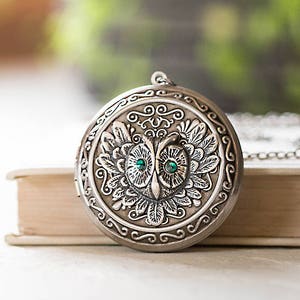 Owl Locket Necklace, Personalized Silver Photo Picture Owl Locket, May Birthstone Birthday Gift, Emerald Necklace, Personalized Gift for Her