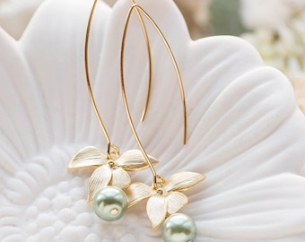 Sage Green Pearl Earrings with Gold Flower, Olivine Sage Green Wedding Bridal Earrings, Gift for Wife Girlfriend Mom daughter sister for her