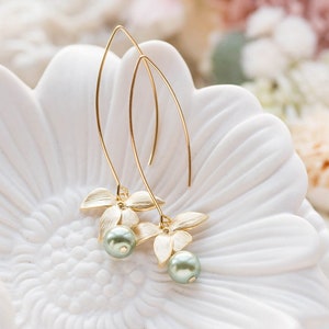 Sage Green Pearl Earrings with Gold Flower, Olivine Sage Green Wedding Bridal Earrings, Gift for Wife Girlfriend Mom daughter sister for her