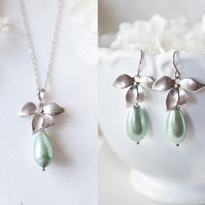 Silver Sage Green Teardrop Pearl Necklace and Earrings Set, Light Green Necklace and Earrings Set, Sage Green Wedding Jewelry