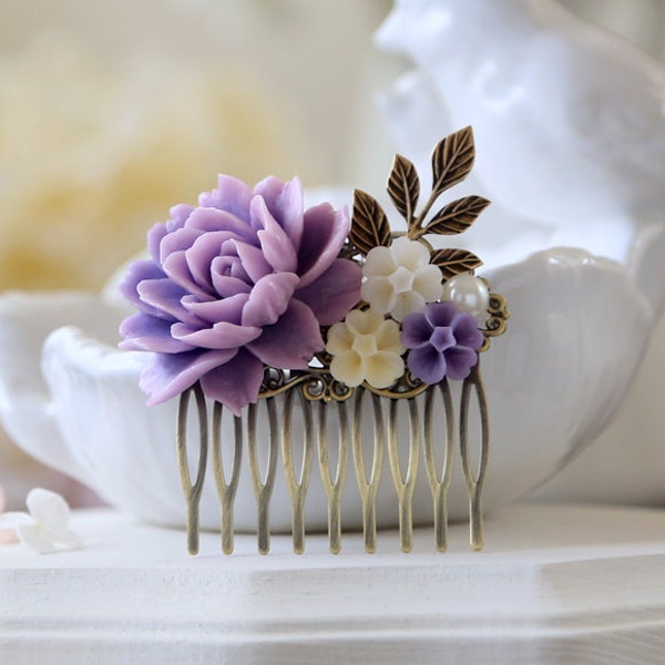 Lavender Purple and Ivory Flowers Brass Leaf Hair Comb, Vintage Style Wedding Bridal Hair Comb, Floral Collage Hair comb, Bridesmaid Gift