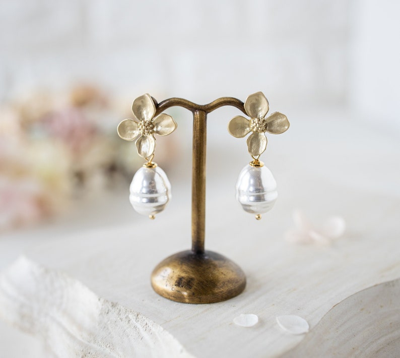 Baroque Pearl Earrings, White Pearl Earrings, Teardrop Pearl Earrings, June Birthstone Jewelry, Wedding Bridal Earrings, Bridesmaid Gift image 1