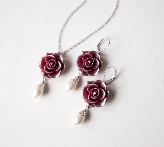 Burgundy and store silver necklace