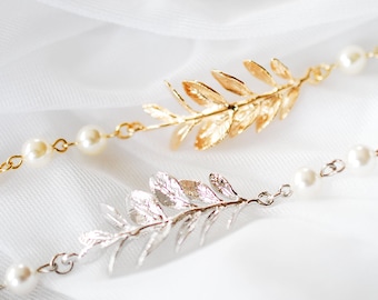 Cream White Pearl Bracelet in Gold and Silver, Leaf Bracelet, Bridal Bracelet, Wedding Jewelry, Maid of Honor Gift, Bridesmaid Gift