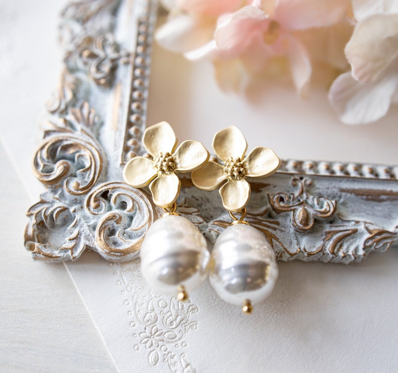Baroque Pearl Earrings, White Pearl Earrings, Teardrop Pearl Earrings, June Birthstone Jewelry, Wedding Bridal Earrings, Bridesmaid Gift image 4
