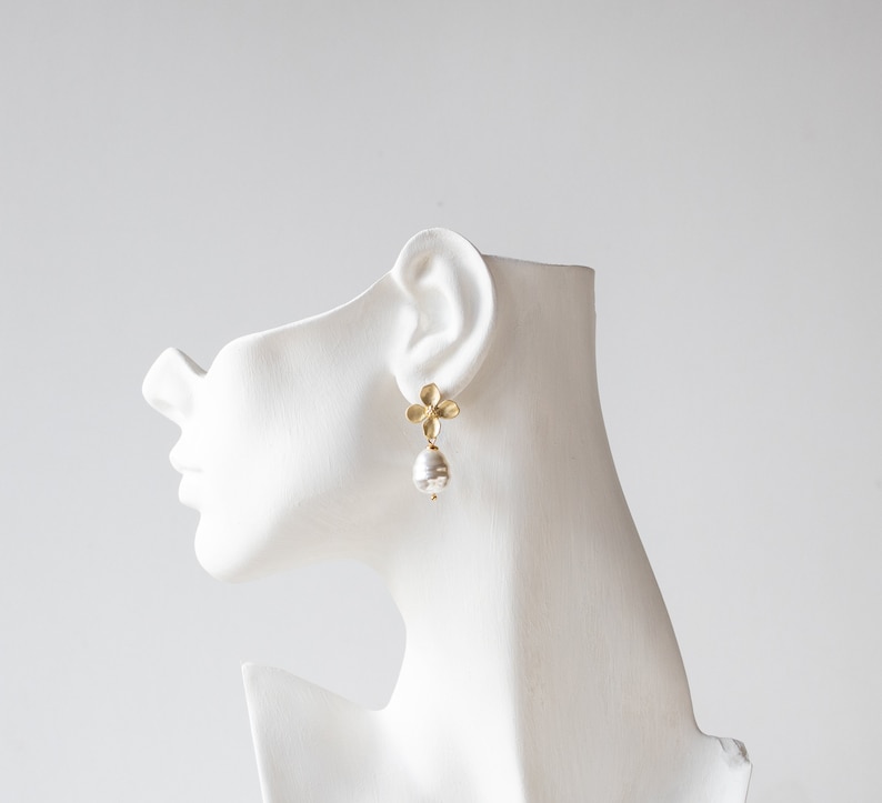 Baroque Pearl Earrings, White Pearl Earrings, Teardrop Pearl Earrings, June Birthstone Jewelry, Wedding Bridal Earrings, Bridesmaid Gift image 5