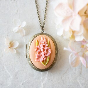Pink Gladiolus Flower Cameo Locket Necklace, Personalized Photo Locket Necklace, Large Oval Brass Locket, Gift for Wife Girlfriend Mom image 7