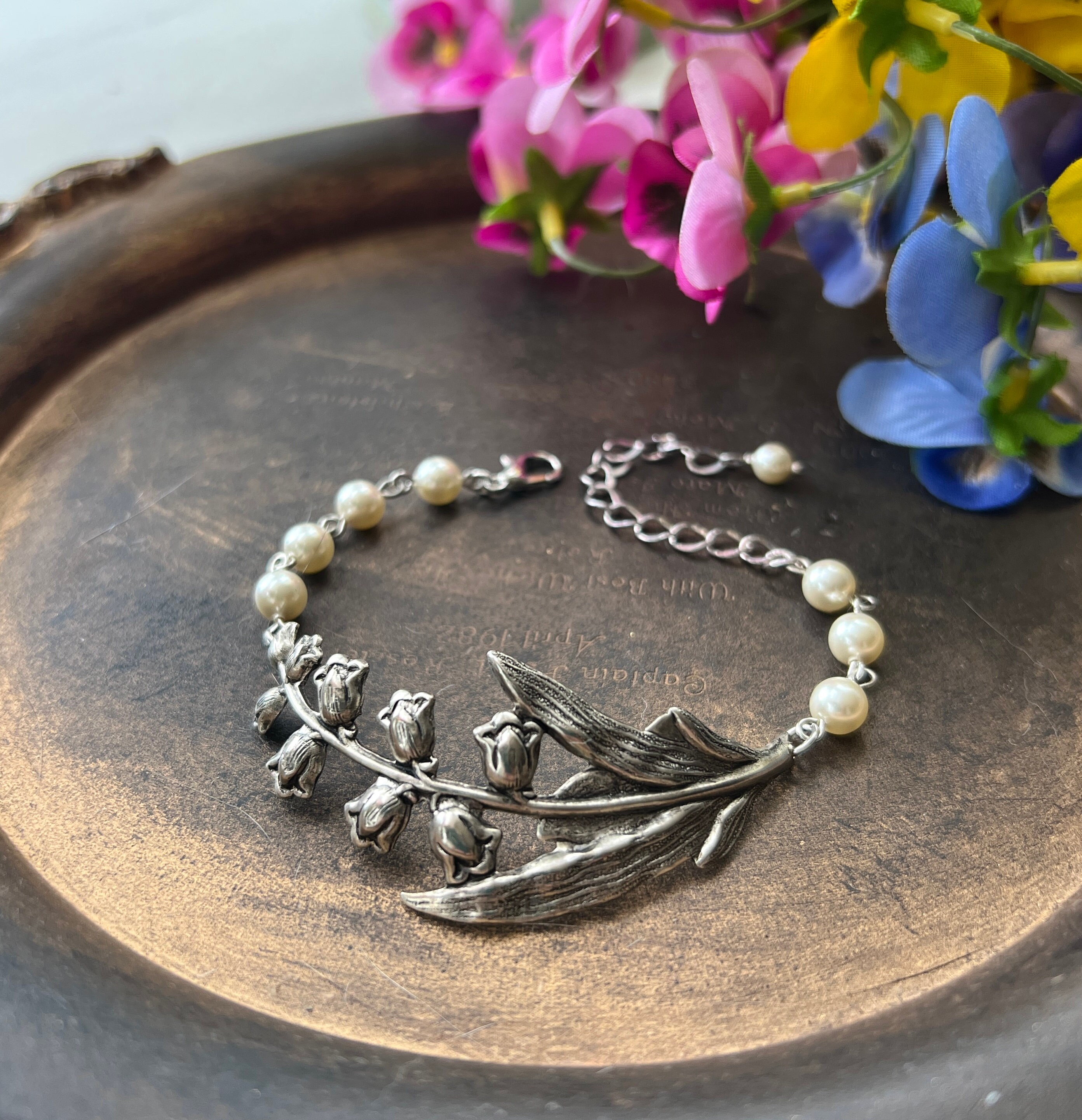 Luxury Artisan Floral Pearl Bracelet with Silver and Green Accents Beaded Summer Bracelets Womens Bangle Bracelet Set With Faux  main image 4