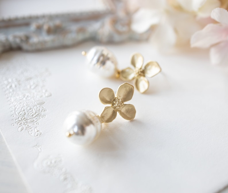 Baroque Pearl Earrings, White Pearl Earrings, Teardrop Pearl Earrings, June Birthstone Jewelry, Wedding Bridal Earrings, Bridesmaid Gift image 2