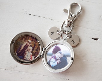 Personalized Locket KeyChain, Key Chain, Gift for Father Dad Husband Brother Son Boyfriend, Silver Stainless Steel Photo Locket Keychain