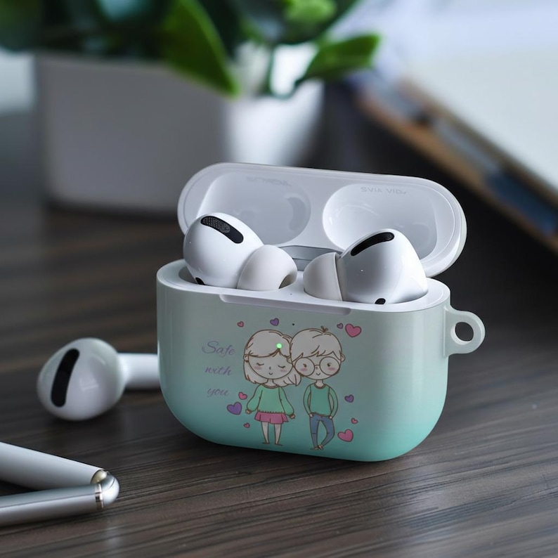 Gepersonaliseerde AirPods-hoesje voor koppels – aangepaste illustratie jubileumcadeau afbeelding 2