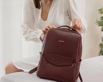 Mochila elegante de couro para laptop: couro macio de grão integral, seção acolchoada