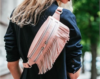 Riñonera de cuero rosa con flecos: bolso de festival hecho a mano