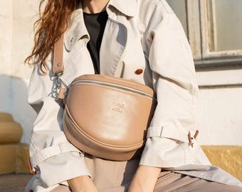Handgefertigte Leder Umhängetasche: Kleine Schultertasche aus echtem Crust Leder