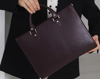 Burgundy Leather Crossbody Bag – Elegant Structured Purse – Adjustable Strap Handbag