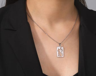 Collar con forma de gato: un regalo minimalista