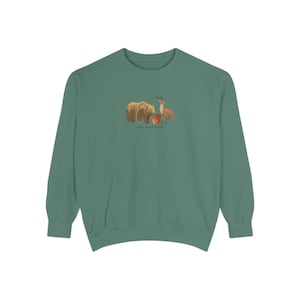 Forest Animal Comfort Colors Sweatshirt - Fall Vibes Deer Bear Squirrel, They Don&#39;t Scroll, Cozy Wildlife Lover Gift, Nature Inspired